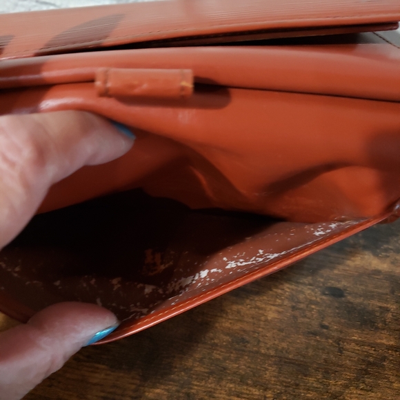 Louis Vuitton Epi Leather Porte Tresor - Picture 8 of 12